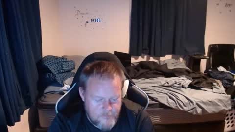 Snapshot of pecker40 chatting on March 7, 3:19 am pecker40 online show from March 7, 3:19 am