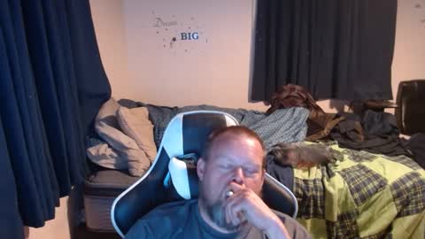 Snapshot of pecker40 chatting on January 24, 12:21 am pecker40 online show from January 24, 12:21 am