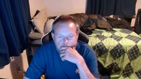 Snapshot of pecker40 chatting on December 5, 2:09 am pecker40 online show from December 5, 2:09 am