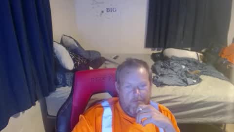 pecker40 online show from May 5, 1:40 am