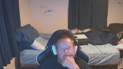 Snapshot of pecker40 chatting on March 4, 1:01 am pecker40 online show from March 4, 1:01 am