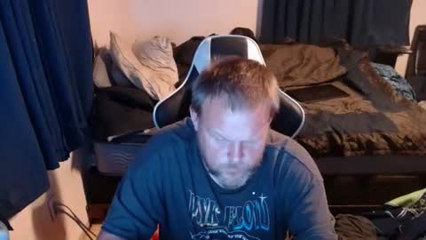 Snapshot of pecker40 chatting on December 19, 3:18 am pecker40 online show from December 19, 3:18 am