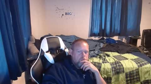 Snapshot of pecker40 chatting on January 5, 8:00 pm pecker40 online show from January 5, 8:00 pm