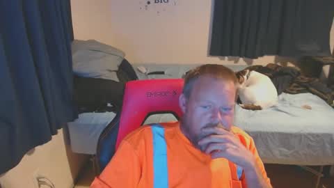 Snapshot of pecker40 chatting on October 11, 3:32 am pecker40 online show from October 11, 3:32 am