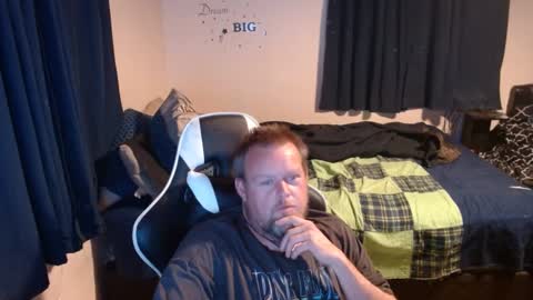 Snapshot of pecker40 chatting on December 21, 10:52 pm pecker40 online show from December 21, 10:52 pm