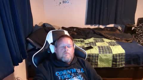 Snapshot of pecker40 chatting on December 21, 2:09 am pecker40 online show from December 21, 2:09 am