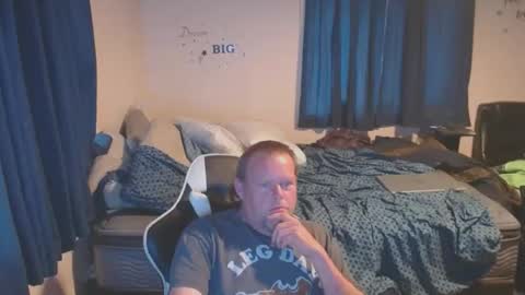 Snapshot of pecker40 chatting on February 15, 6:55 pm pecker40 online show from February 15, 6:55 pm