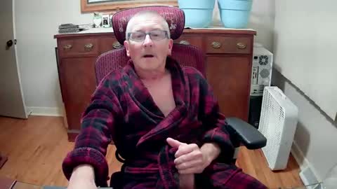 Snapshot of peepingmale chatting on December 10, 1:29 am peepingmale online show from December 10, 1:29 am