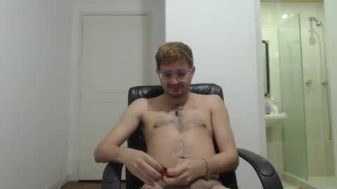 Snapshot of peter_x_annaud chatting on January 11, 10:29 am FELIPE online show from January 11, 10:29 am