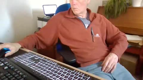 petitwilly online show from March 26, 2:21 pm