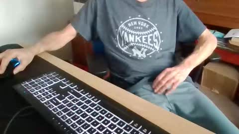 petitwilly online show from December 15, 9:39 am