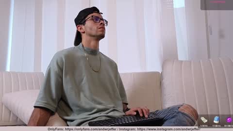 phantom_bigger1 online show from December 6, 9:02 pm