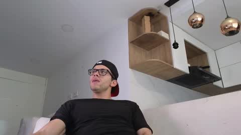 phantom_bigger1 online show from October 10, 2:11 pm