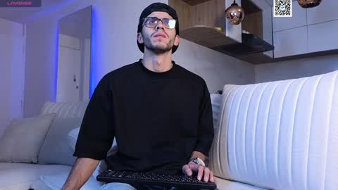 phantom_bigger1 online show from January 31, 11:13 am