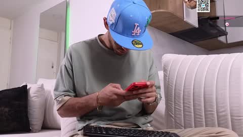 phantom_bigger1 online show from January 27, 1:30 pm