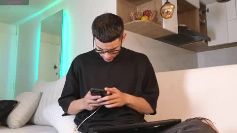 phantom_bigger1 online show from March 5, 11:28 am