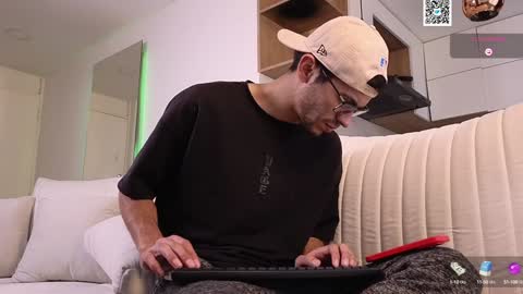 phantom_bigger1 online show from January 29, 2:42 pm