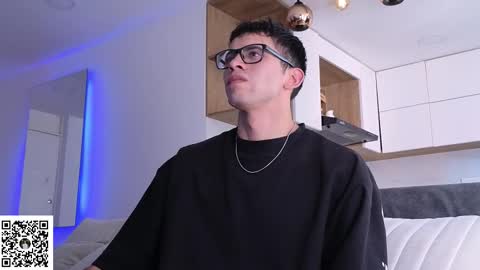 phantom_bigger1 online show from March 3, 7:32 pm