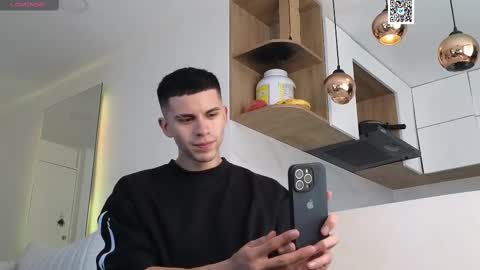 phantom_bigger1 online show from February 27, 12:34 pm