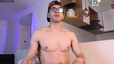 phantom_bigger1 online show from February 28, 11:58 am