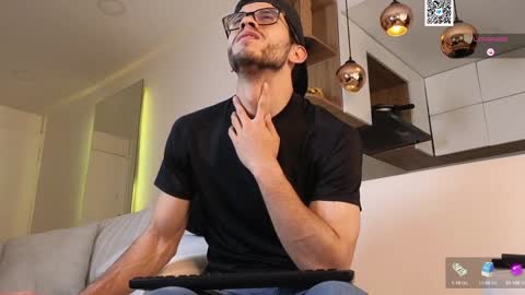 phantom_bigger1 online show from February 7, 12:50 pm