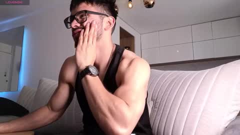 phantom_bigger1 online show from November 25, 4:31 pm