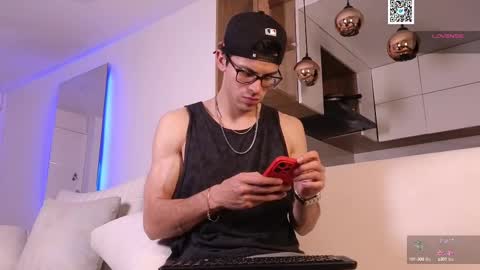 phantom_bigger1 online show from February 10, 11:15 am