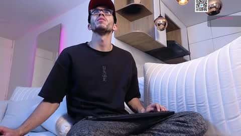 phantom_bigger1 online show from January 30, 11:11 am