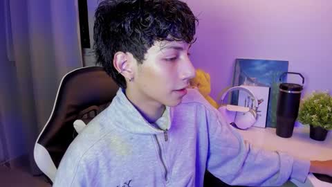 Phil.   INDEPENDENT MODEL online show from September 20, 11:49 pm