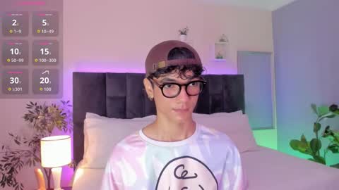 Phillip online show from December 4, 10:17 pm