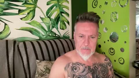 Snapshot of pichul74 chatting on October 14, 11:06 am pichul74 online show from October 14, 11:06 am