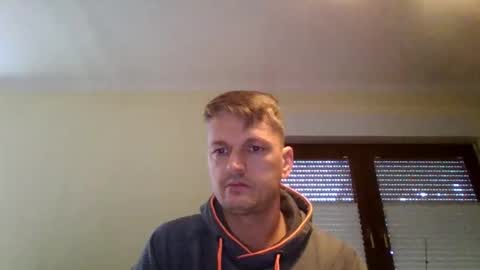 Snapshot of piercingsxxx chatting on October 23, 8:29 am piercingsxxx online show from October 23, 8:29 am