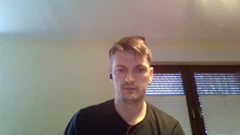 Snapshot of piercingsxxx chatting on February 28, 10:09 am piercingsxxx online show from February 28, 10:09 am