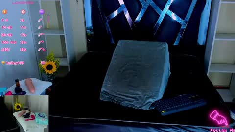 Snapshot of piggy_eddy chatting on September 24, 6:35 am  Eddy Brock... Its a pleasure to talk to...  online show from September 24, 6:35 am