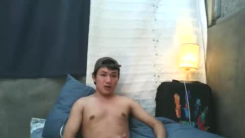 Snapshot of pinoy_petitehugecock chatting on October 3, 2:49 am alex online show from October 3, 2:49 am