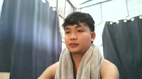 Snapshot of pinoy_petitehugecock chatting on October 24, 5:53 am alex online show from October 24, 5:53 am