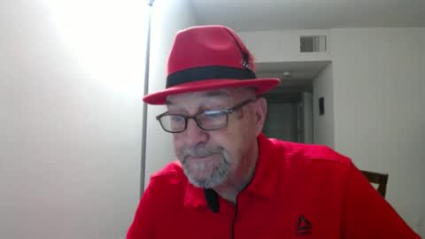 Snapshot of pipewizard chatting on January 21, 12:04 am pipewizard online show from January 21, 12:04 am