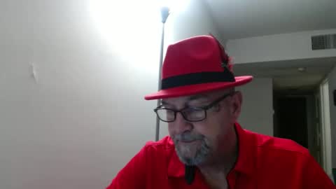 Snapshot of pipewizard chatting on February 9, 11:36 pm pipewizard online show from February 9, 11:36 pm