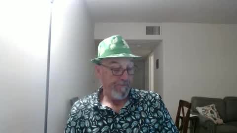 Snapshot of pipewizard chatting on October 14, 11:23 pm pipewizard online show from October 14, 11:23 pm