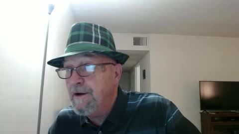 Snapshot of pipewizard chatting on January 16, 11:37 pm pipewizard online show from January 16, 11:37 pm