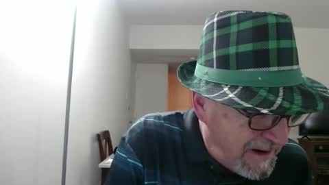 Snapshot of pipewizard chatting on February 2, 12:09 am pipewizard online show from February 2, 12:09 am