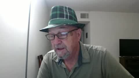 Snapshot of pipewizard chatting on January 25, 1:10 am pipewizard online show from January 25, 1:10 am