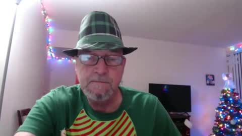 Snapshot of pipewizard chatting on December 29, 11:29 pm pipewizard online show from December 29, 11:29 pm