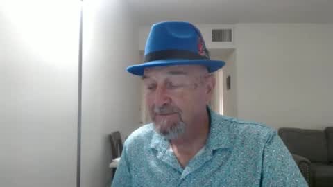 Snapshot of pipewizard chatting on September 17, 11:17 pm pipewizard online show from September 17, 11:17 pm