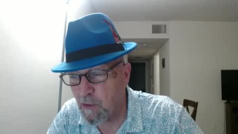 Snapshot of pipewizard chatting on February 27, 12:41 am pipewizard online show from February 27, 12:41 am