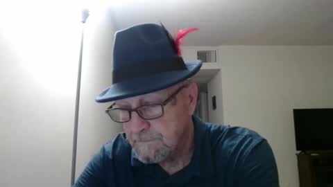 Snapshot of pipewizard chatting on January 3, 12:00 am pipewizard online show from January 3, 12:00 am