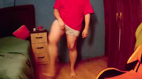 Snapshot of pisceslost chatting on October 31, 11:52 pm pisceslost online show from October 31, 11:52 pm