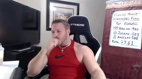 Snapshot of player2pawns chatting on February 11, 4:22 am Player online show from February 11, 4:22 am