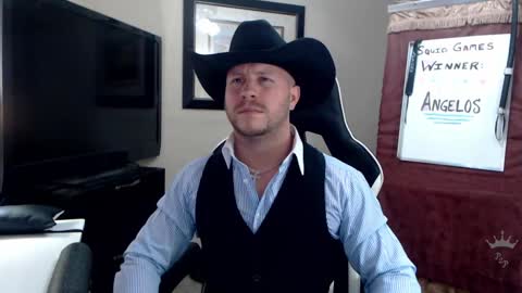 Snapshot of player2pawns chatting on January 23, 10:01 pm Player online show from January 23, 10:01 pm