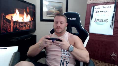 Snapshot of player2pawns chatting on January 22, 1:42 am Player online show from January 22, 1:42 am